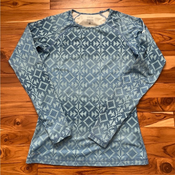 Nike Pro tops size medium - Picture 3 of 4